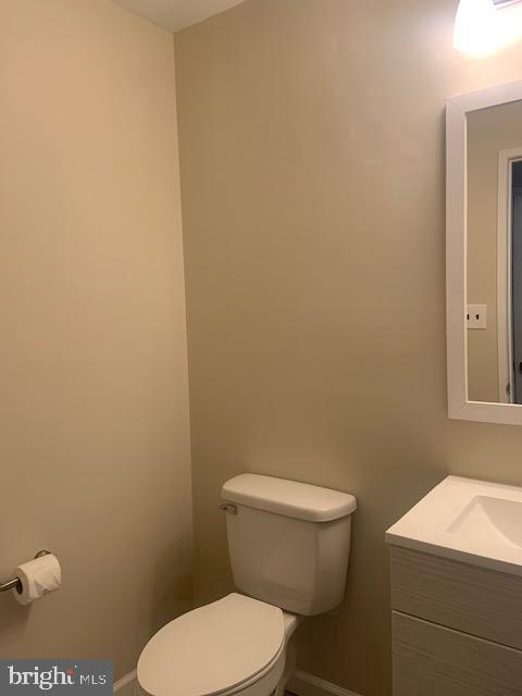 Building Photo - 2804 Cambridge Dr