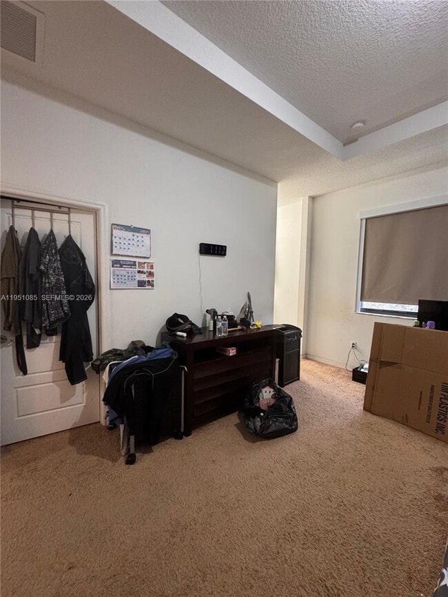 Building Photo - 772 NE 191st Ter