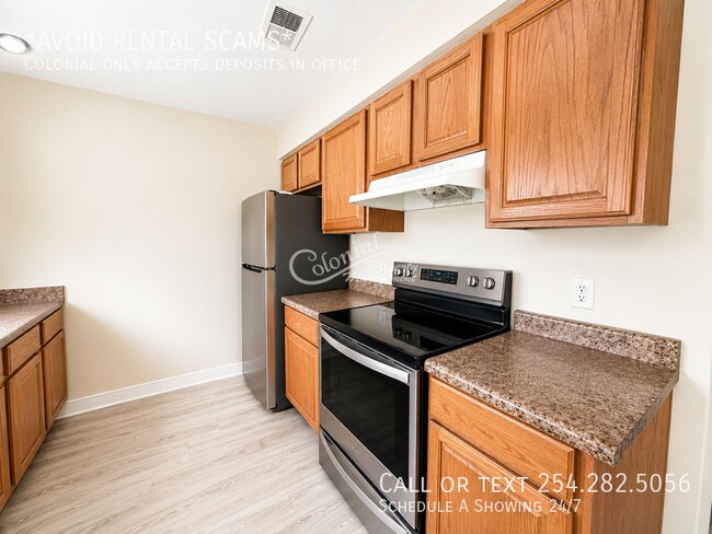 Building Photo - 15007 Chamberlain Ct