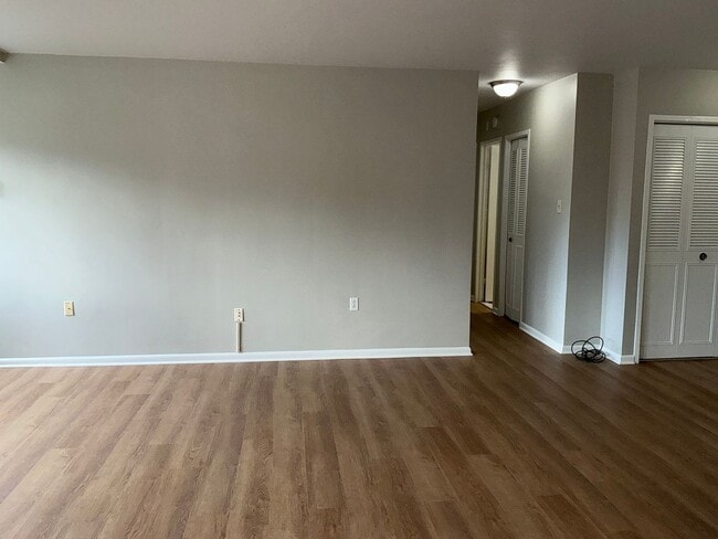 Building Photo - Luxury 2-bedroom 2-bath condo in Grosvenor...