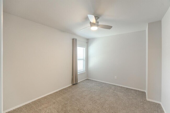 Building Photo - 9327 Colonial Bent Pl