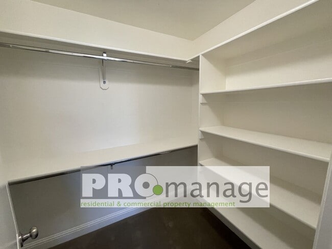 Building Photo - 3 Bed, 2 Bath Town Home w/ 2 Car Garage - Idaho Falls