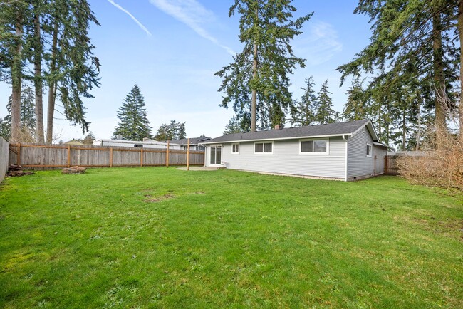 Building Photo - Updated 3-Bed Olympia Home | New Roof, Lar...