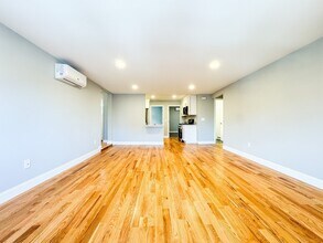 Building Photo - 58 Chestnut St