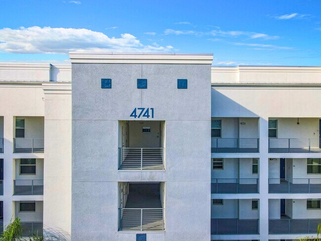 Building Photo - 4784 Clock Tower Dr