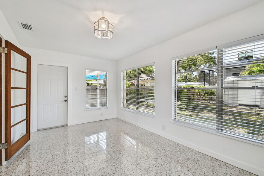 Sunroom - 3623 S Lightner Dr