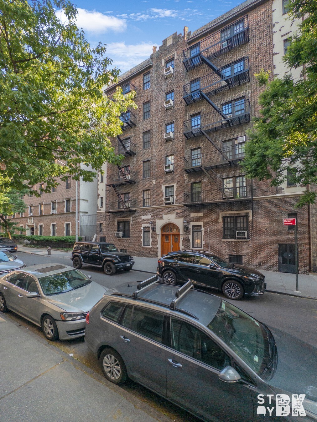 Building Photo - 8-10 Clark Street