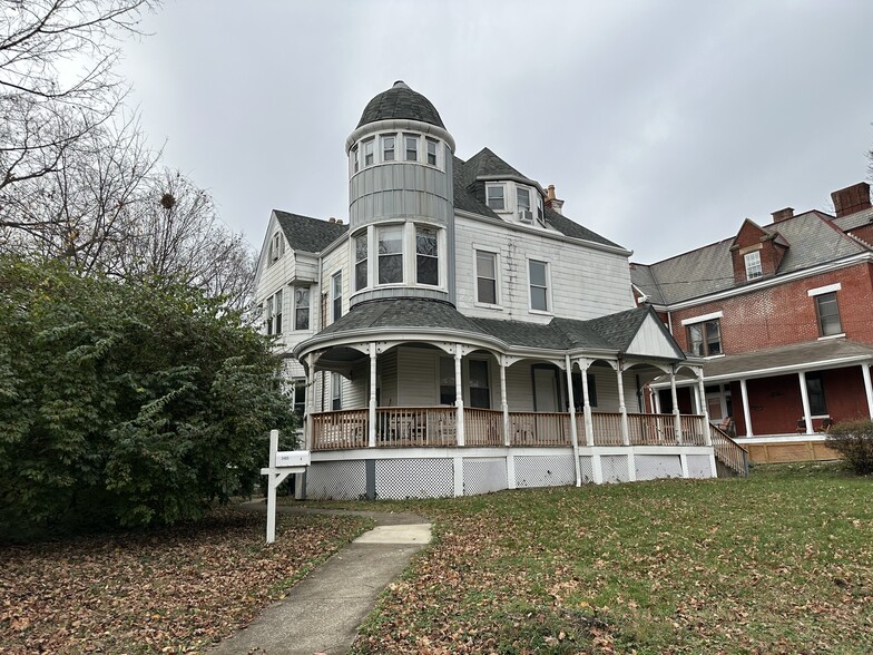 Building Photo - 3465 Cornell Pl