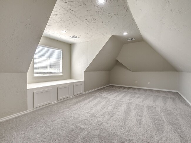 Building Photo - 8900 Belcaro Dr