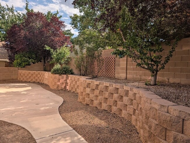 Building Photo - Spacious 2-Story Home with 3-Car Garage in...