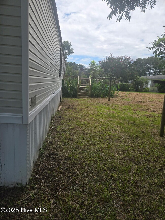 Building Photo - 268 Gardenia St