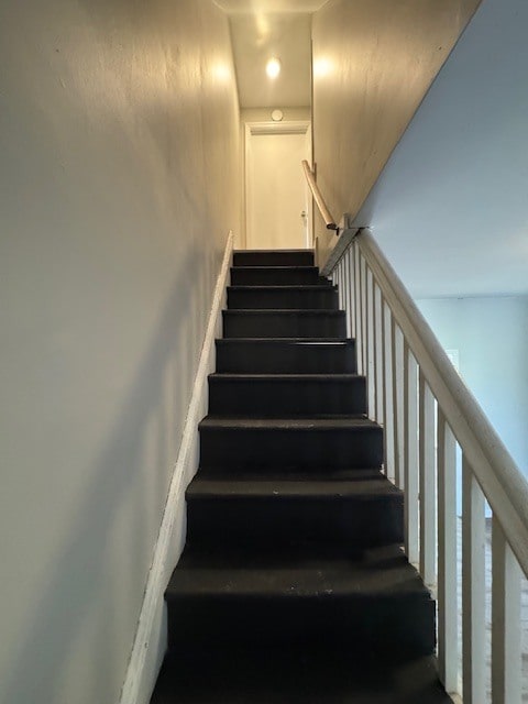 Building Photo - 105 N Warren St