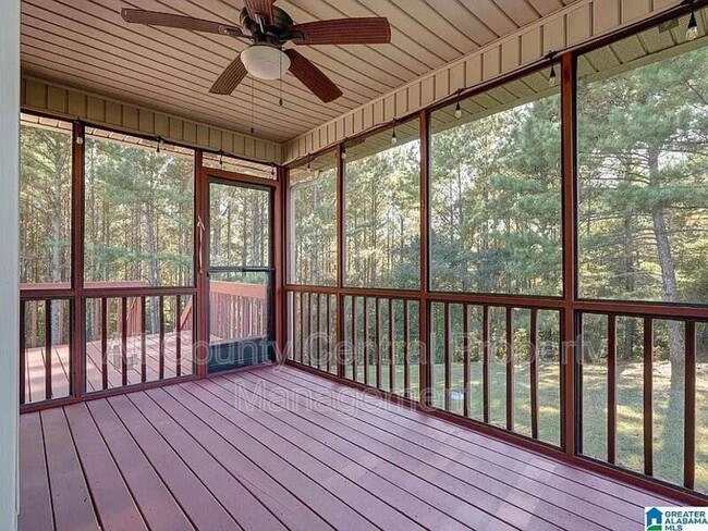 Building Photo - 710 Small Lake Dr