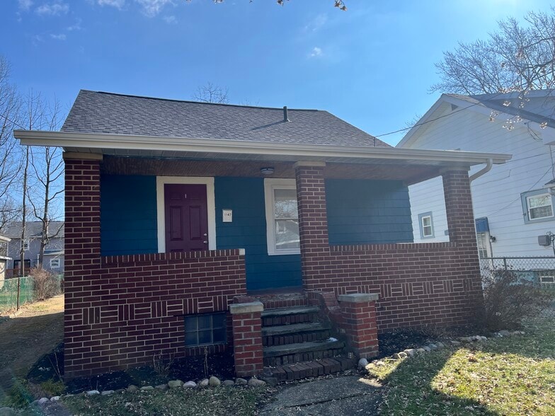 Exterior - 1147 Dietz Ave