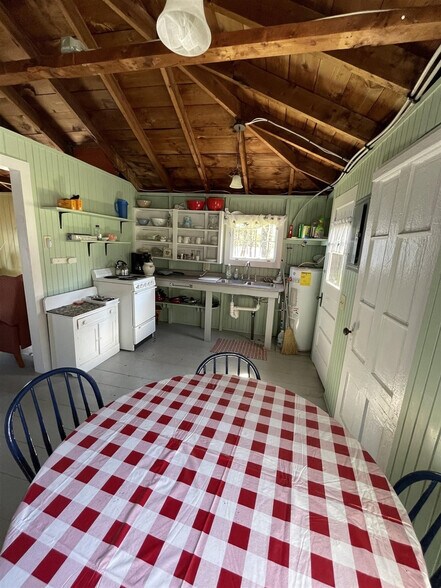 Building Photo - 747 Sebago Rd