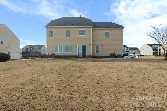 Building Photo - 1010 Wellscroft Rd