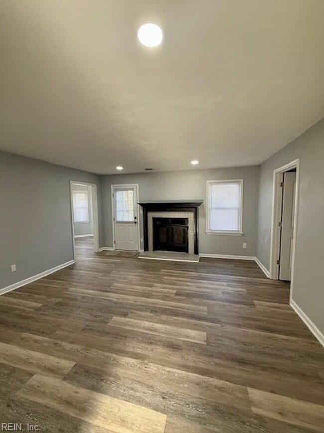 Building Photo - House For Rent Virginia Beach