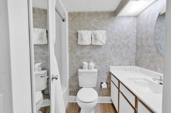 Building Photo - 1700 N Ocean Blvd