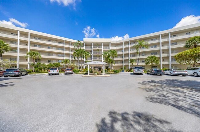 Building Photo - 805 Cypress Blvd