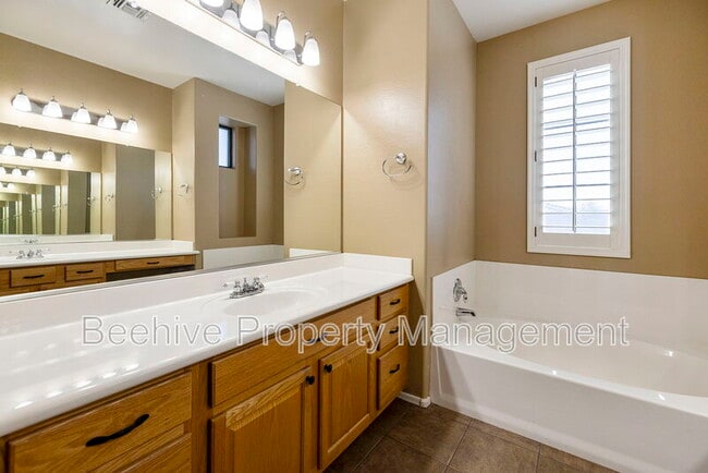 Building Photo - 2314 W Jake Haven