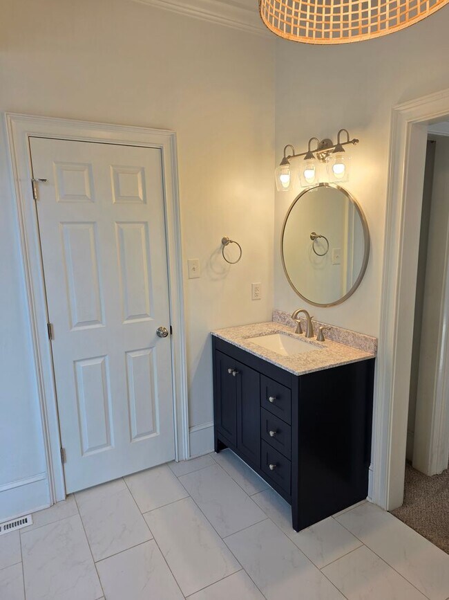 Building Photo - Private 4 bed 3 bath home located in Marietta on 4.5 acres