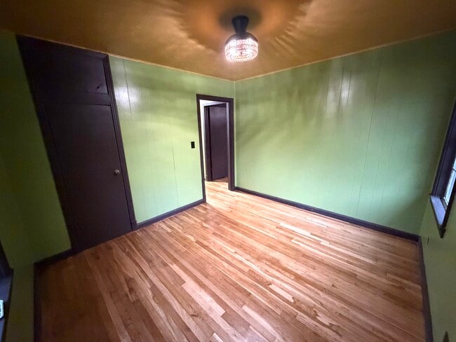 Building Photo - 2704 44th Ave