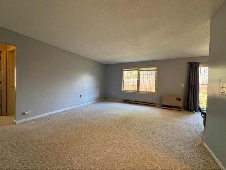 Building Photo - 26 Somerset