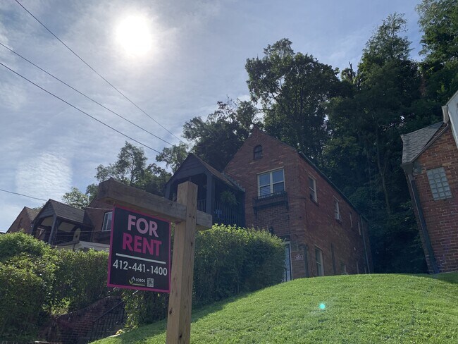 Building Photo - 3839 Beechwood Blvd