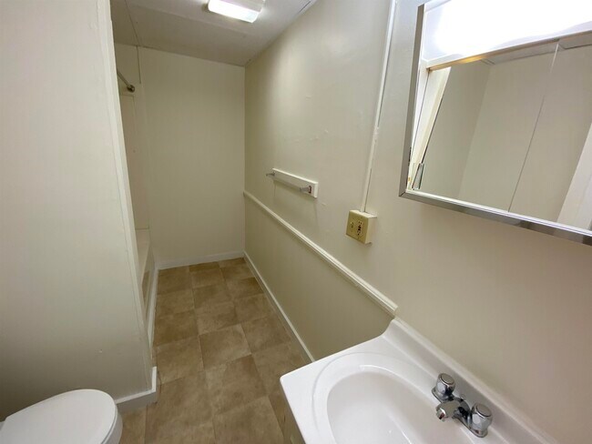 Building Photo - 93 Second St