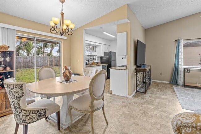 Building Photo - 12102 Walden Woods Dr