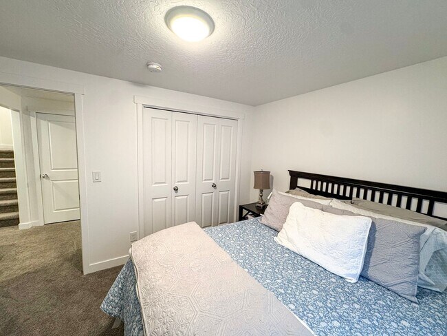 Building Photo - Modern 4 Bed / 3 Bath Home in Syracuse | Bonus Room + Fenced Yard + 86” TV Included