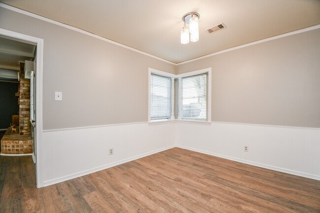Building Photo - 7310 Ridge Oak Dr