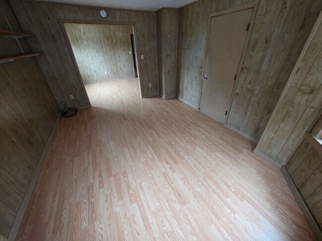 Building Photo - 3 Bedroom Apartment - Saugerties