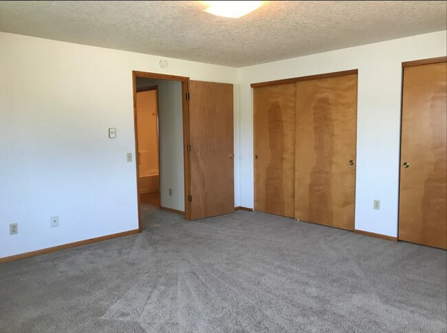 Building Photo - CL2622-2624