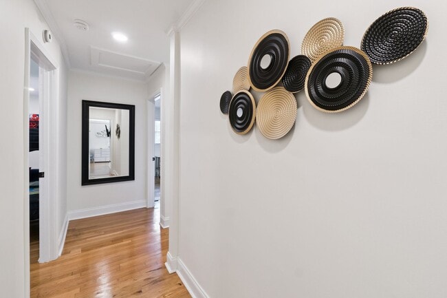 Building Photo - Fully Furnished: Beautiful 4-Bedroom Home ...