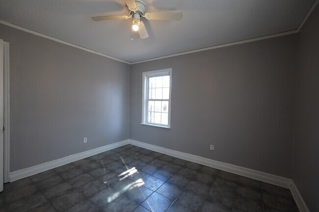 Building Photo - 2361 Joy Ln