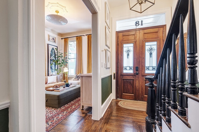 Building Photo - 18 Orben Pl