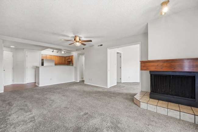 Building Photo - Charming 2 Bedroom Second Story Condo with easy access to everything!