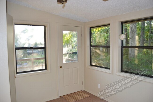 Building Photo - 6 Vilaseca Ln