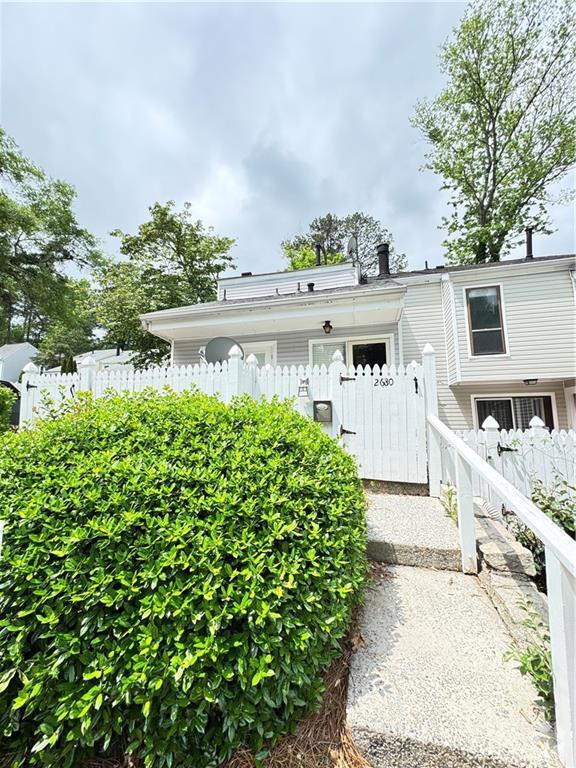 Building Photo - 2680 Greentree Dr SE