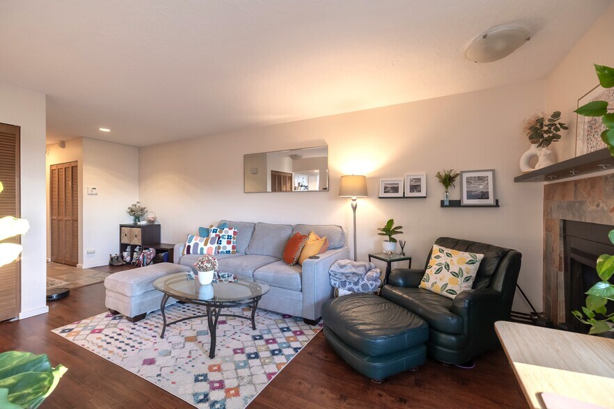 Building Photo - 2345 Boylston Ave E