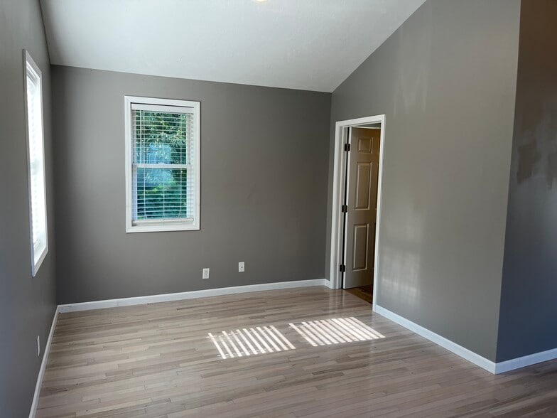 Bedroom 2 - 1381 Randall St