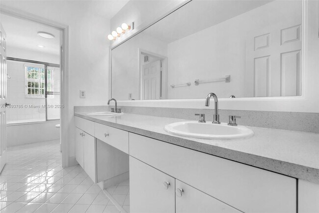 Building Photo - 2279 NW 170th Ave
