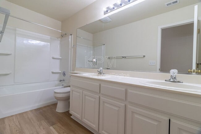 Building Photo - 2609 Magnolia Ct
