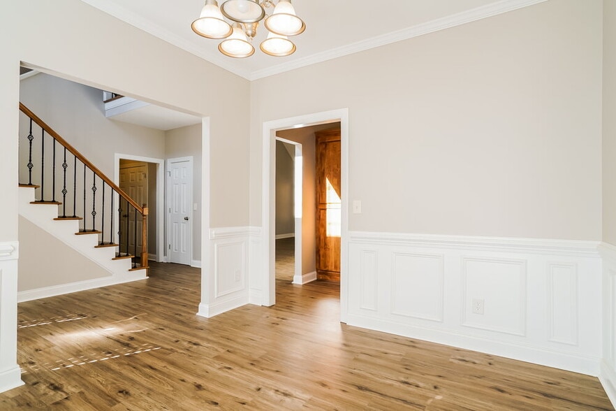 Building Photo - 49 E Trafalgar Ct