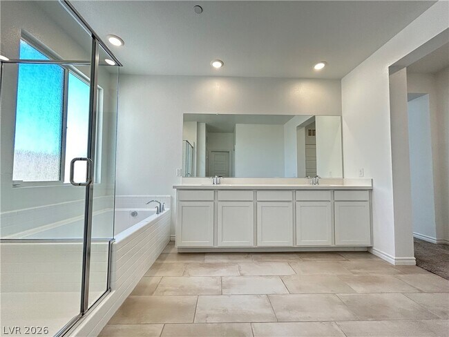 Building Photo - 2276 Luna Hvn St