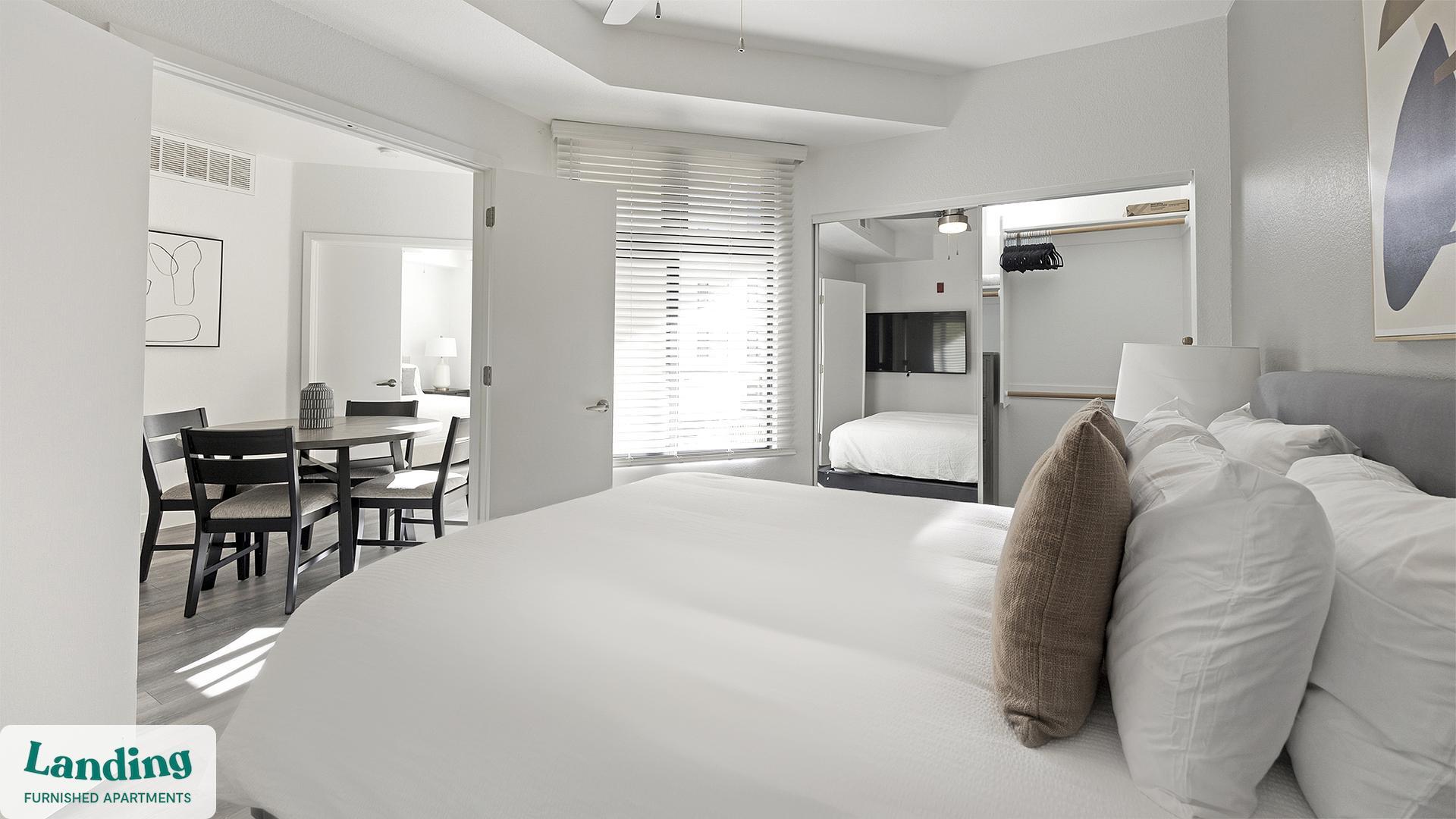 Building Photo - 1001 E Playa Del Norte Dr