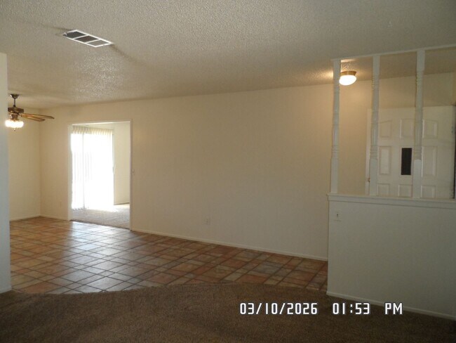Building Photo - 3 Bedrooms, 1.75 Bathrooms, Approx. 1542 sq. ft., 2 Car Garage, Covered Patio, Large Fenced Corne...