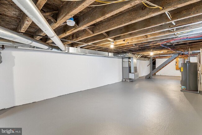 Building Photo - 518 S 56th St