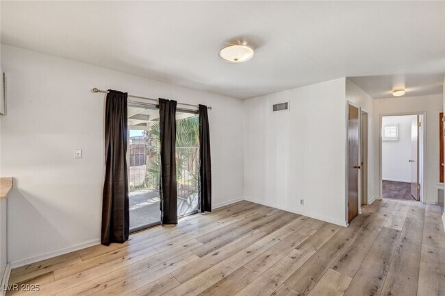 Building Photo - 1516 Inverness Ave